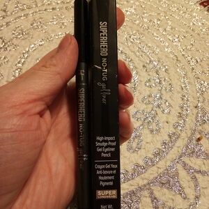Superhero No-Tug Gel Eyeliner .042 Oz
